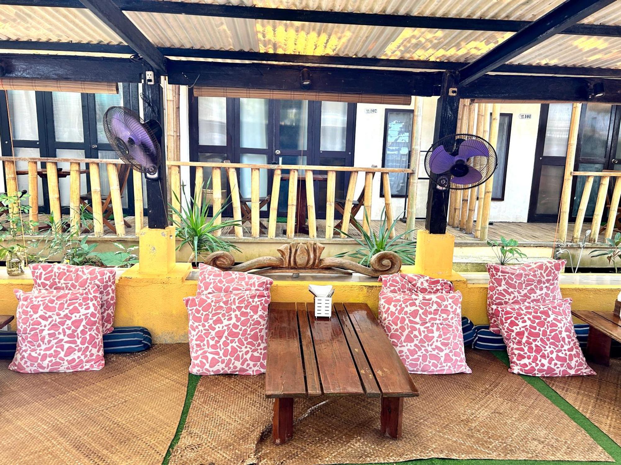 Lazy Dog Bed & Breakfast Balabag  Dış mekan fotoğraf