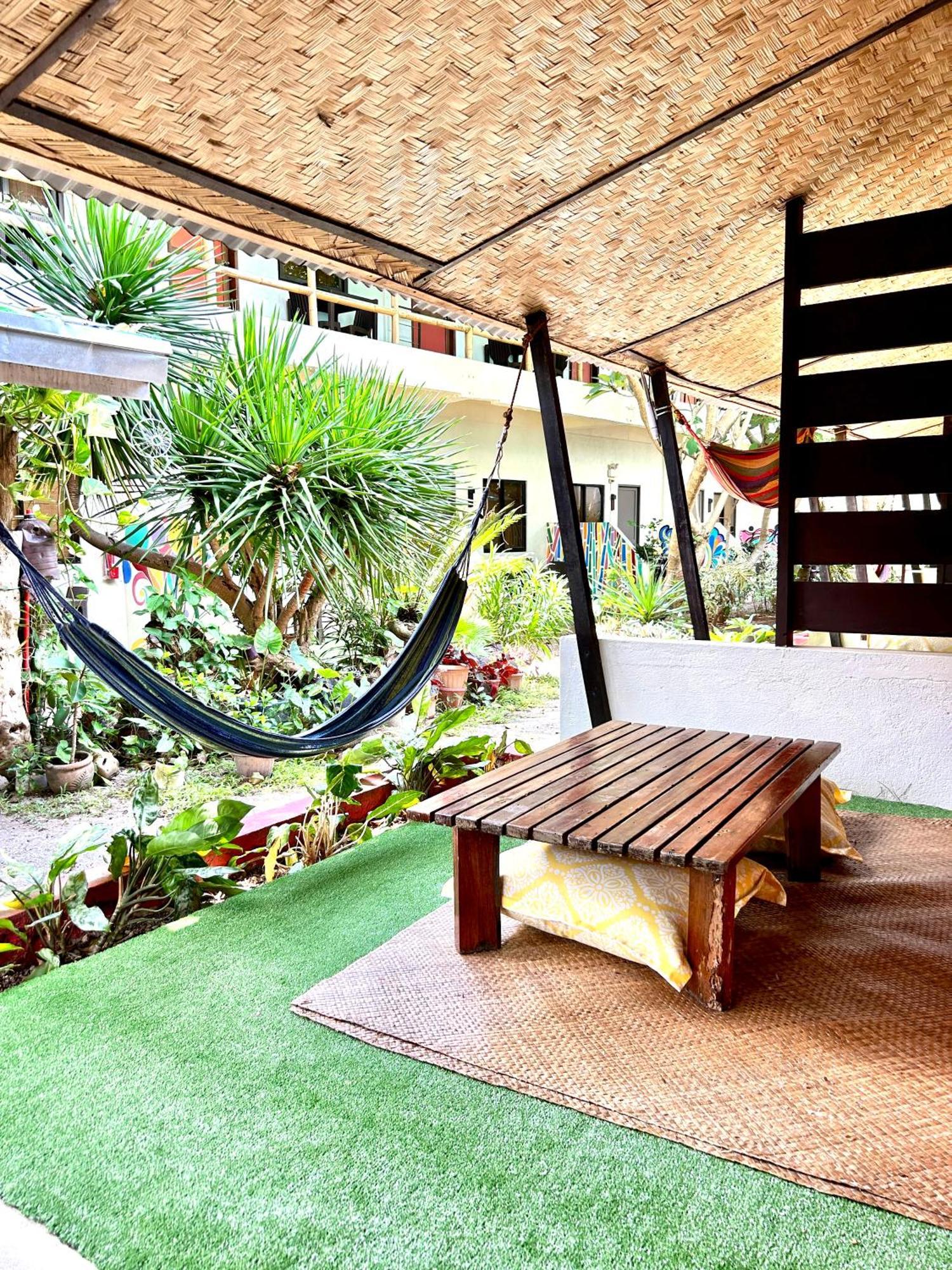 Lazy Dog Bed & Breakfast Balabag  Dış mekan fotoğraf