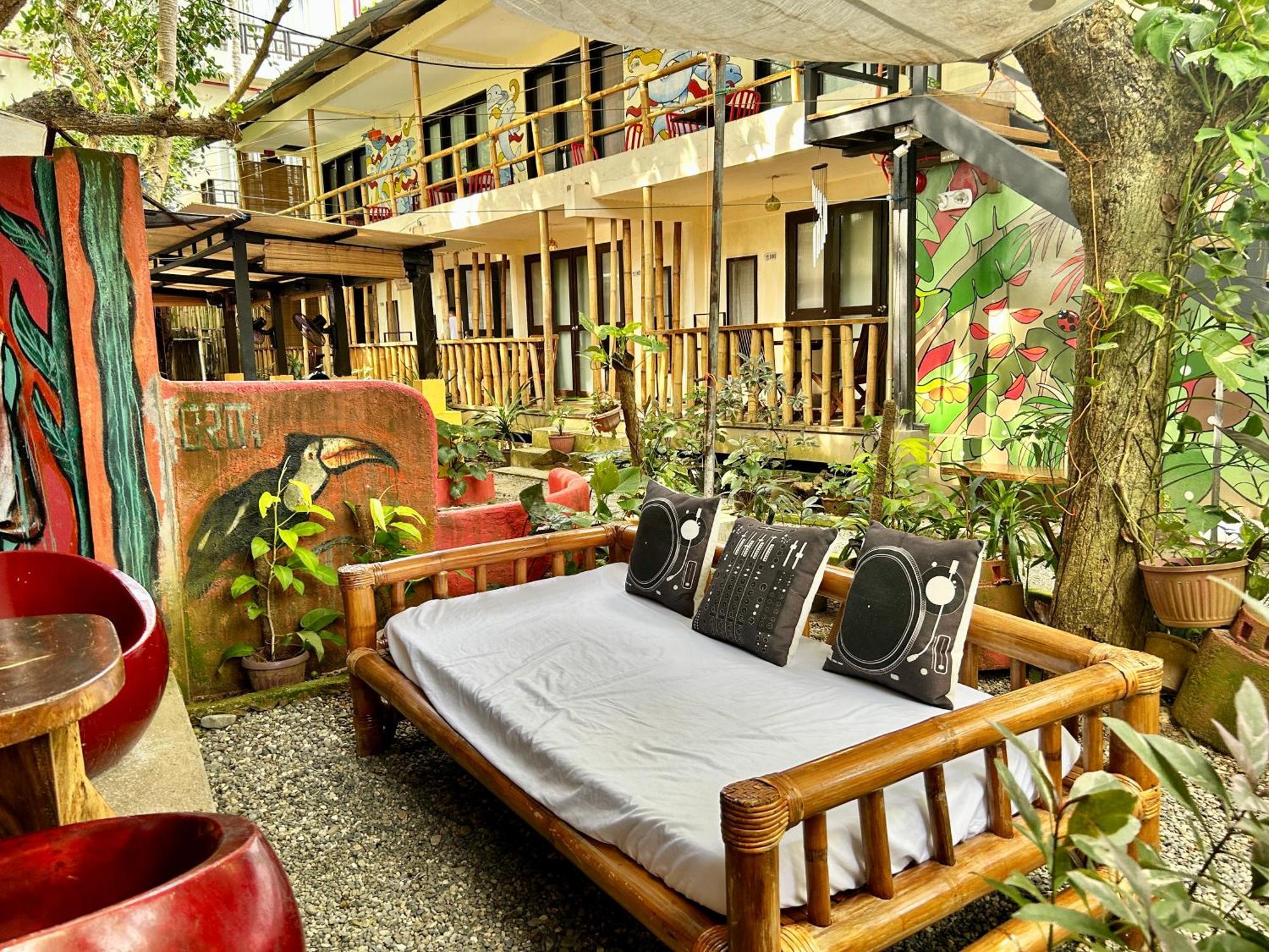 Lazy Dog Bed & Breakfast Balabag  Dış mekan fotoğraf