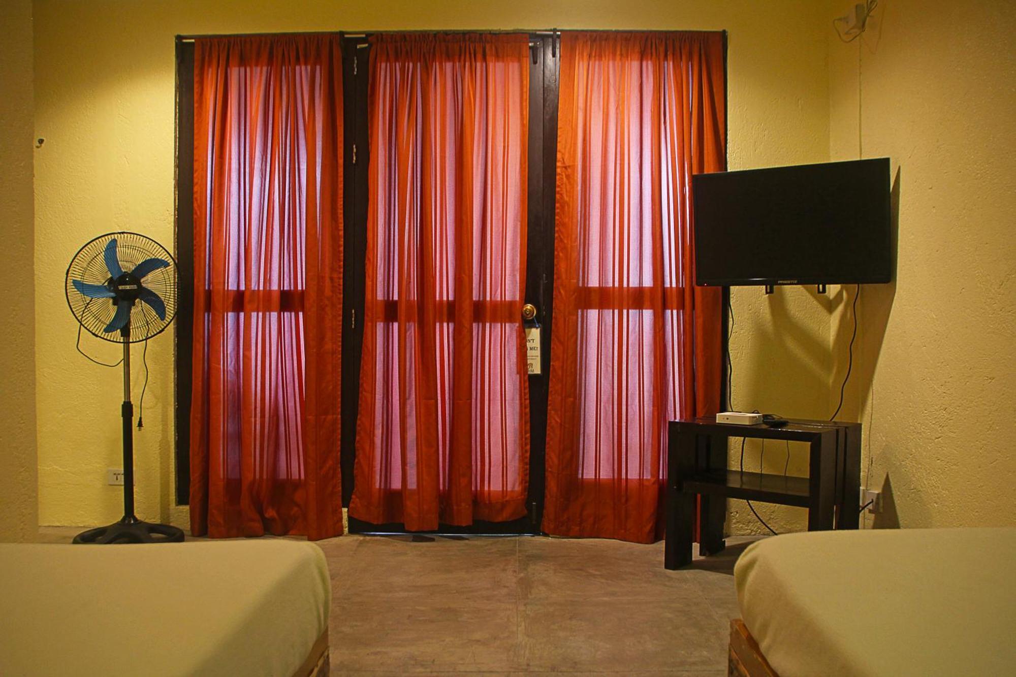 Lazy Dog Bed & Breakfast Balabag  Dış mekan fotoğraf