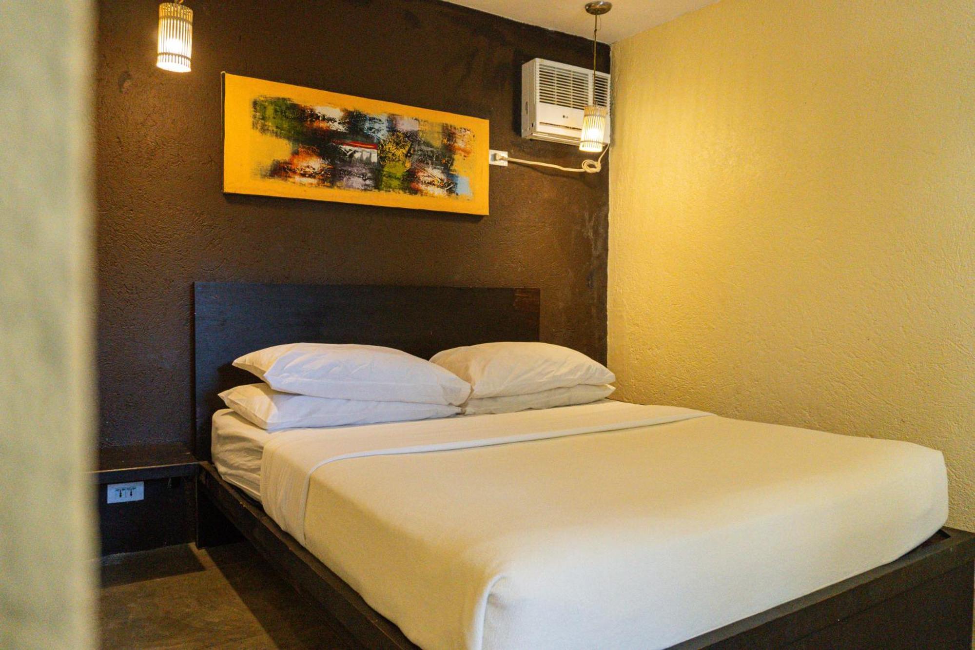 Lazy Dog Bed & Breakfast Balabag  Dış mekan fotoğraf